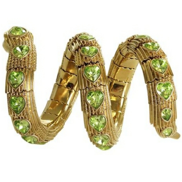 Gucci Crystal Heart Triple Wrap Snake Bracelet - Picture 8 of 12